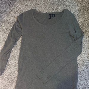 Plain gray long sleeve with thumb holes
